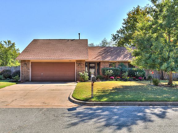 2nd image of 2424 Cypress Ct
