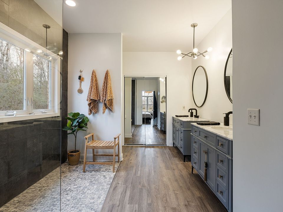 34th image of 442 Lakeview Cir