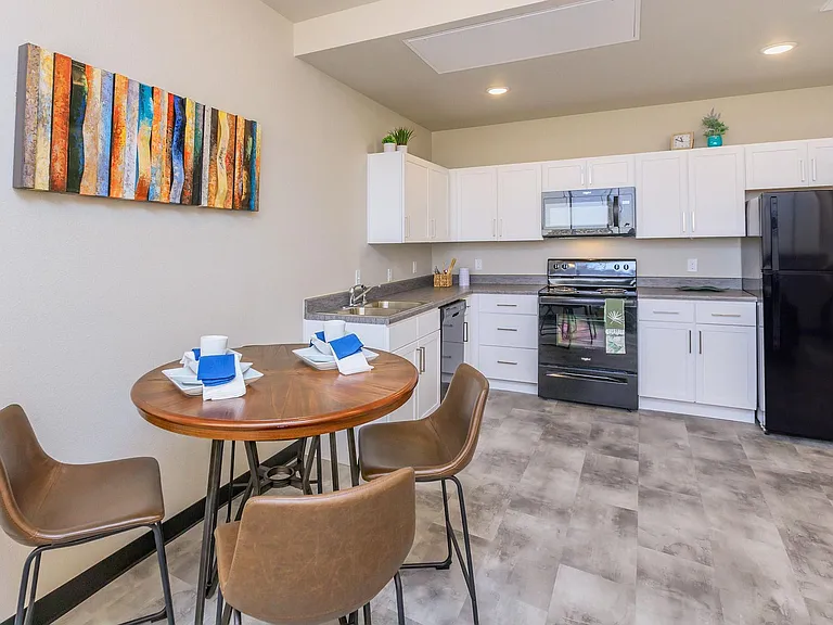 Metro Tower Lofts: Availability Now — Photo 5