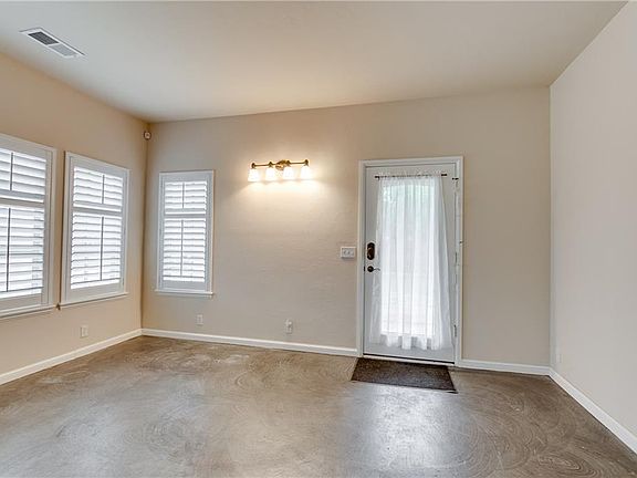 3rd image of 11208 Lake Park Dr