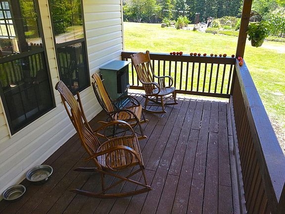 Spacious front porch!