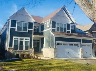 426 N Walnut St, Elmhurst, IL 60126