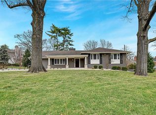 6241 Howe Dr, Fairway, KS 66205