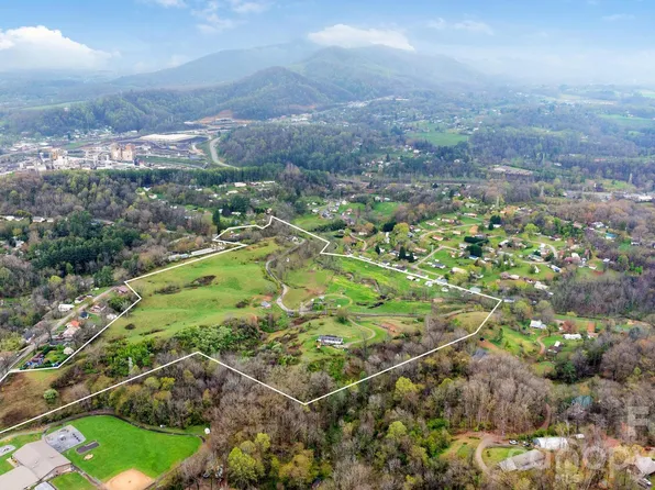 618 Beaverdam St, Canton, NC 28716