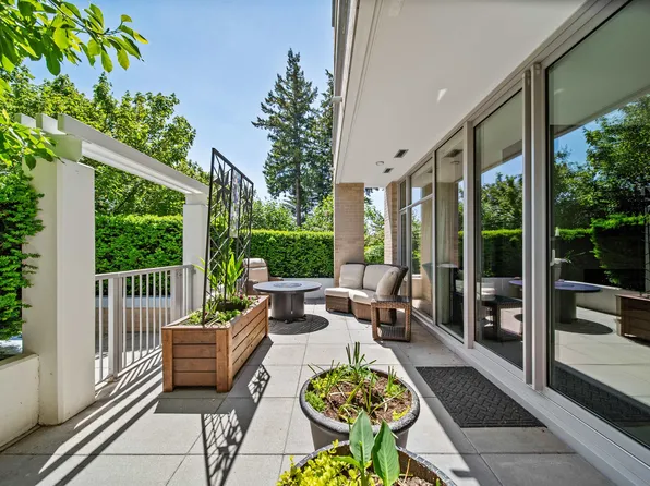 1501 Vidal St #103, White Rock, BC V4B 0B5