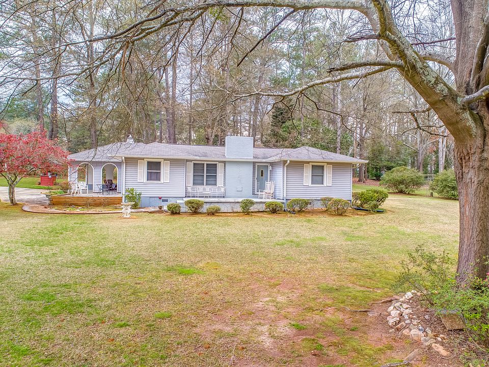 1st image of 2560 Davis Cir