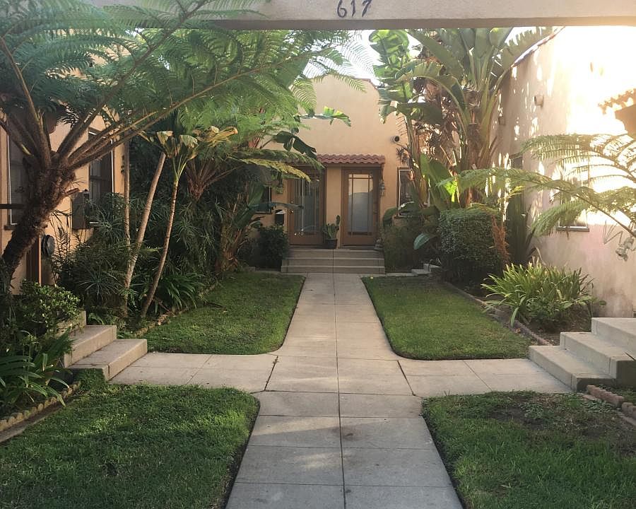 1st image of 617 Crestmoore Pl APT A