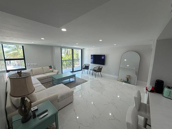 2nd image of 1800 Collins Ave #Cu-3h