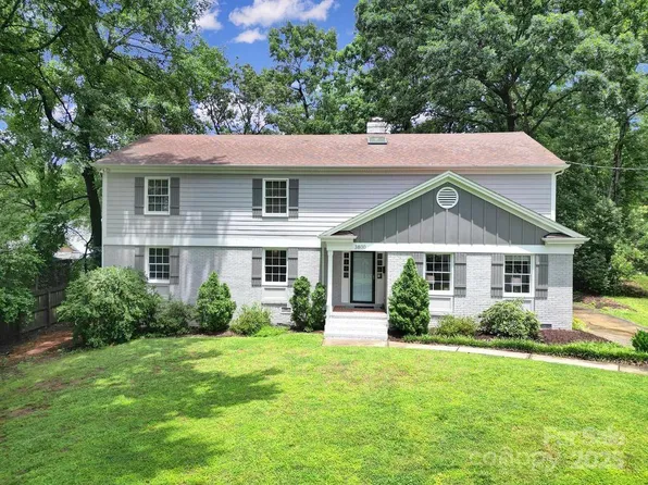 3800 Lovett Cir, Charlotte, NC 28210