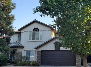 2394 E Desert Island Dr, Fresno, CA 93730