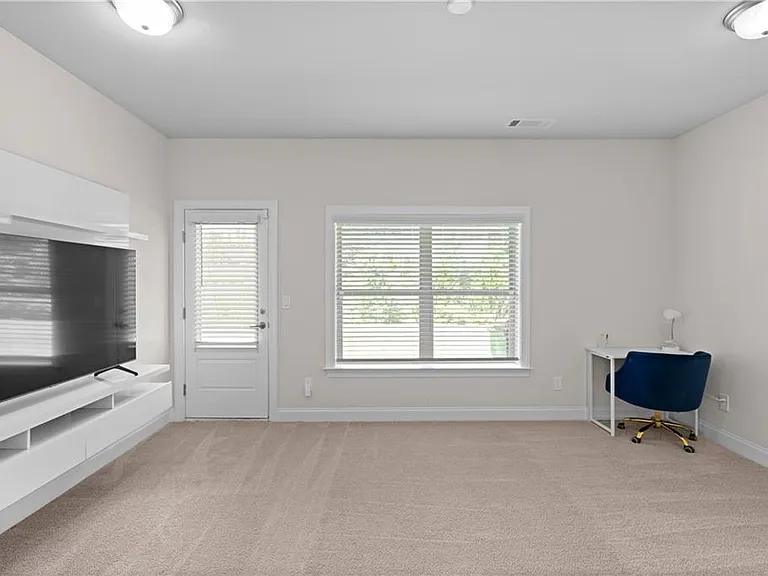 2042 Violet Ln — Photo 55