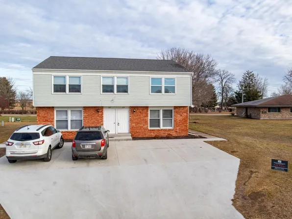 227 E Indianwood Dr, Oconto Falls, WI 54154