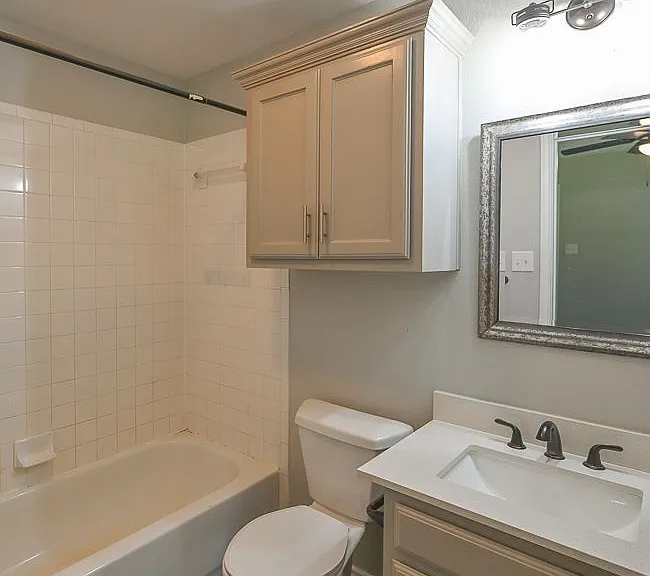 1705 N Cates St — Photo 10