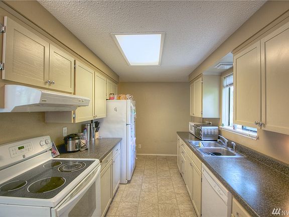 2nd image of 1527 65th Ave SE #1