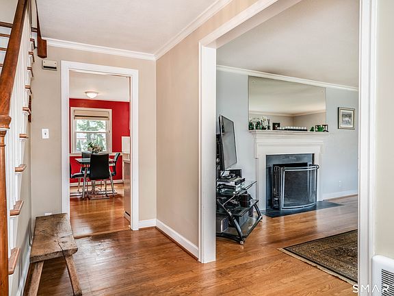 4th image of 2425 Albany Avenue
