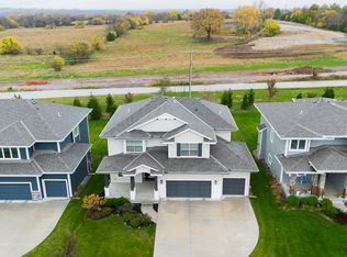 8025 W 166th Pl, Stilwell, KS 66085