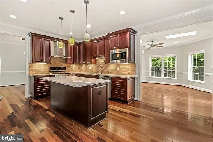6212 Lilac Bush Ln — Photo 16