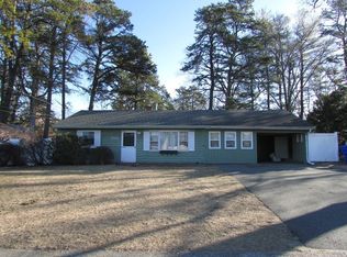 795 Bradley Rd, Springfield, MA 01119