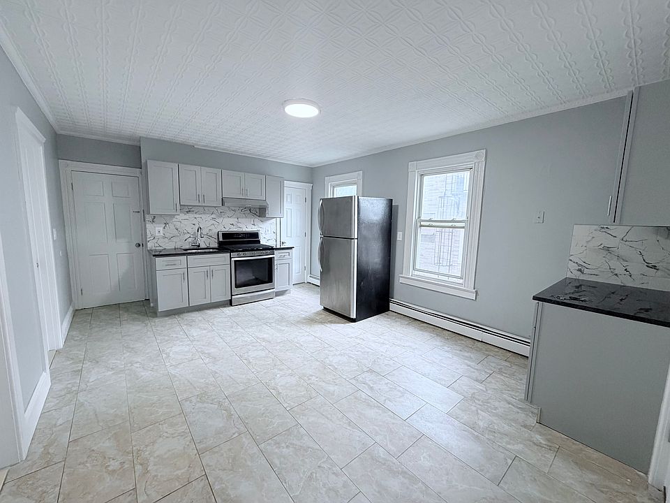1st image of 78-80 Franklin St #2