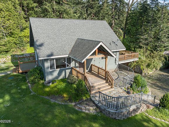 3rd image of 2120 NE Sturdevant Pl