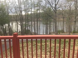 222 E Shore Dr, Dingmans Ferry, PA 18328