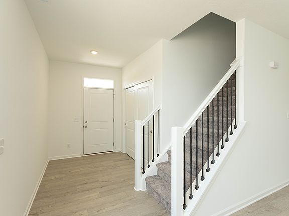3rd image of 1010 Stratford Ln