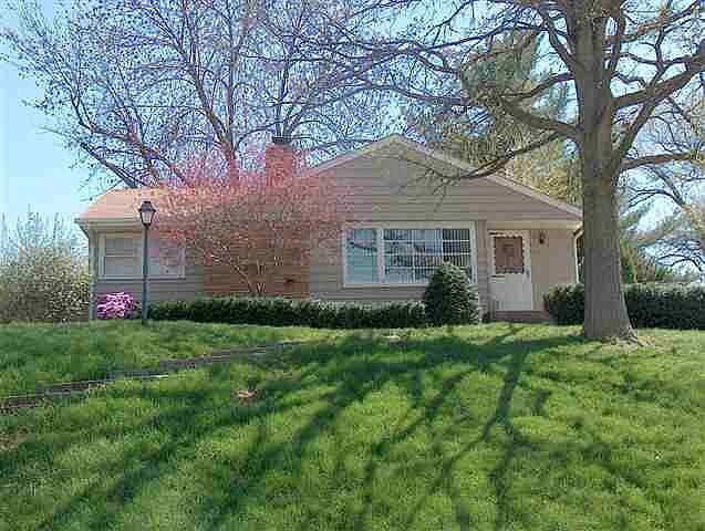 Front Exterior--we have tenants in home now.