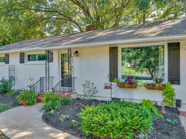 423 Willow Springs Dr, Greenville, SC 29607