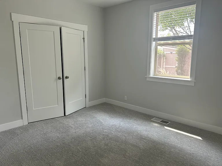 6405 W York St — Photo 14