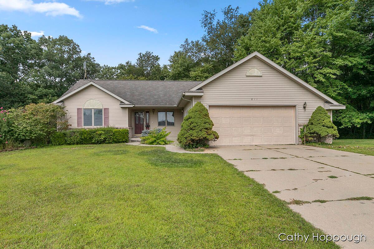 811 Bradford Dr, Belding, MI 48809 MLS 23134535 Zillow