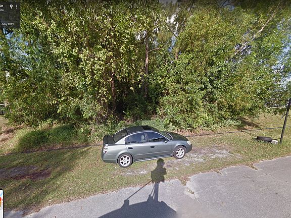 2nd image of 692 NE Horizon Ln