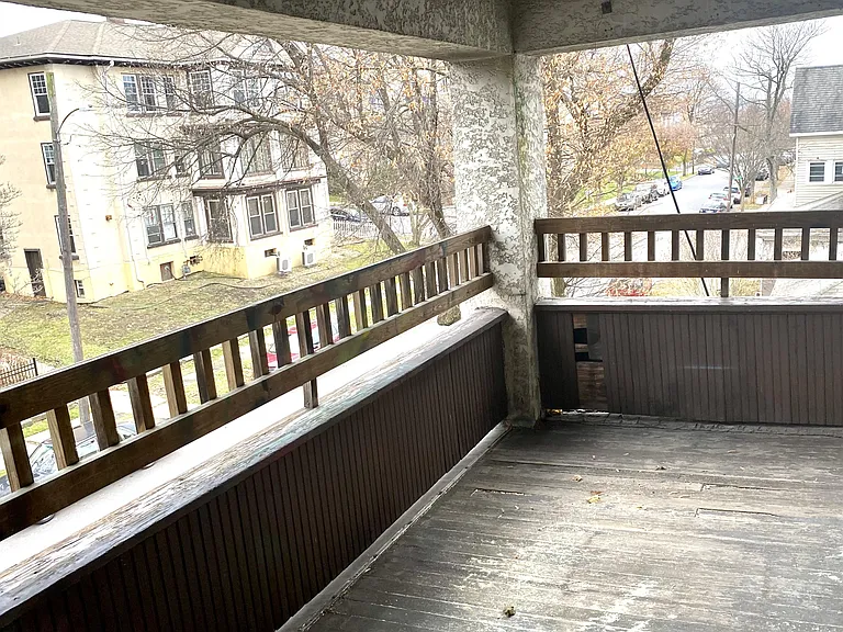 Front Porch/Balcony 1