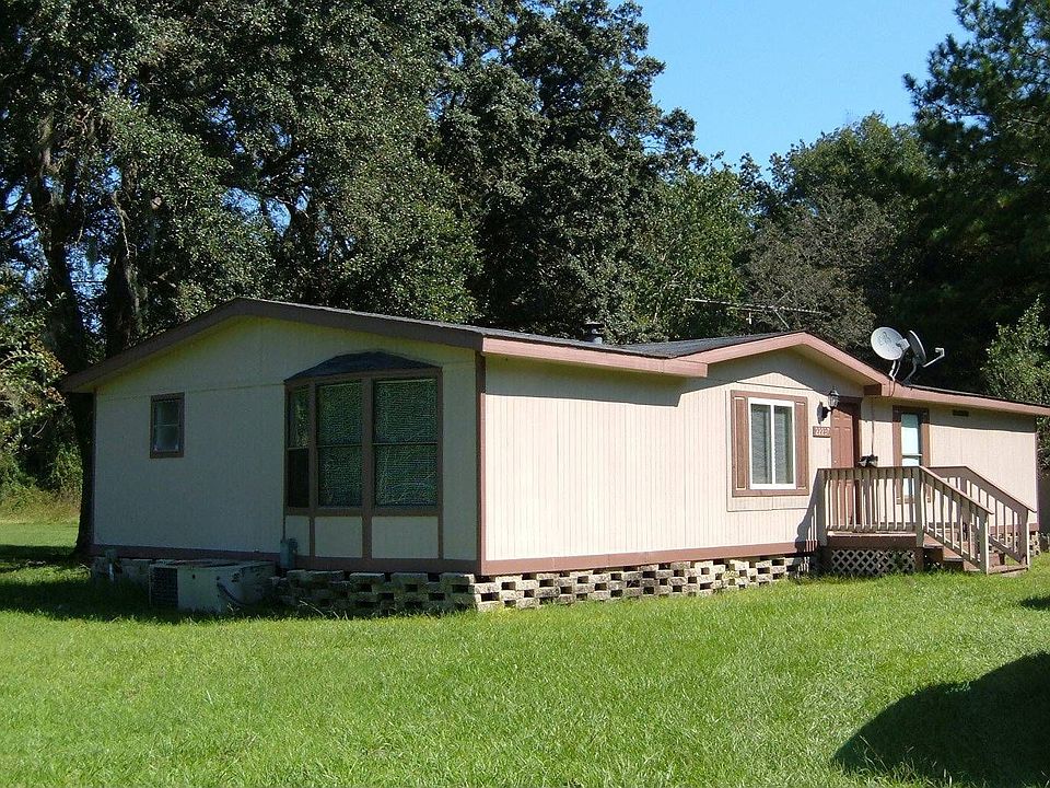 Furnished 3 bedroom 2 bath Home on 2.5 Acres