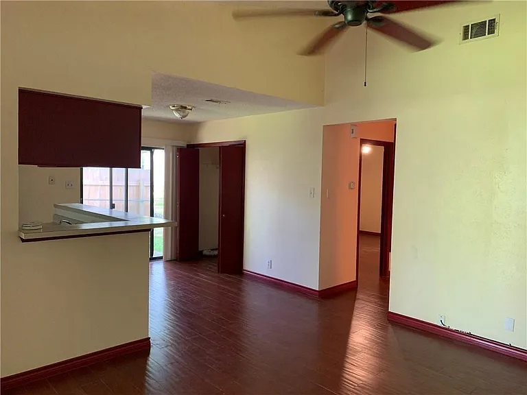 12601 Teague Trl #B — Photo 2