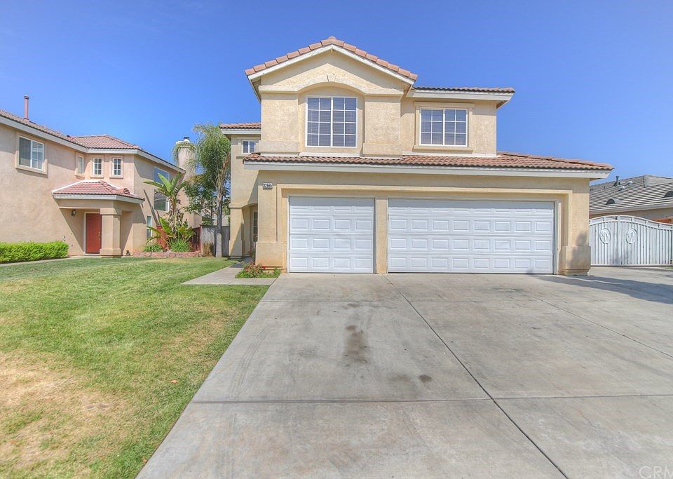 1st image of 32565 Dahlia Ln