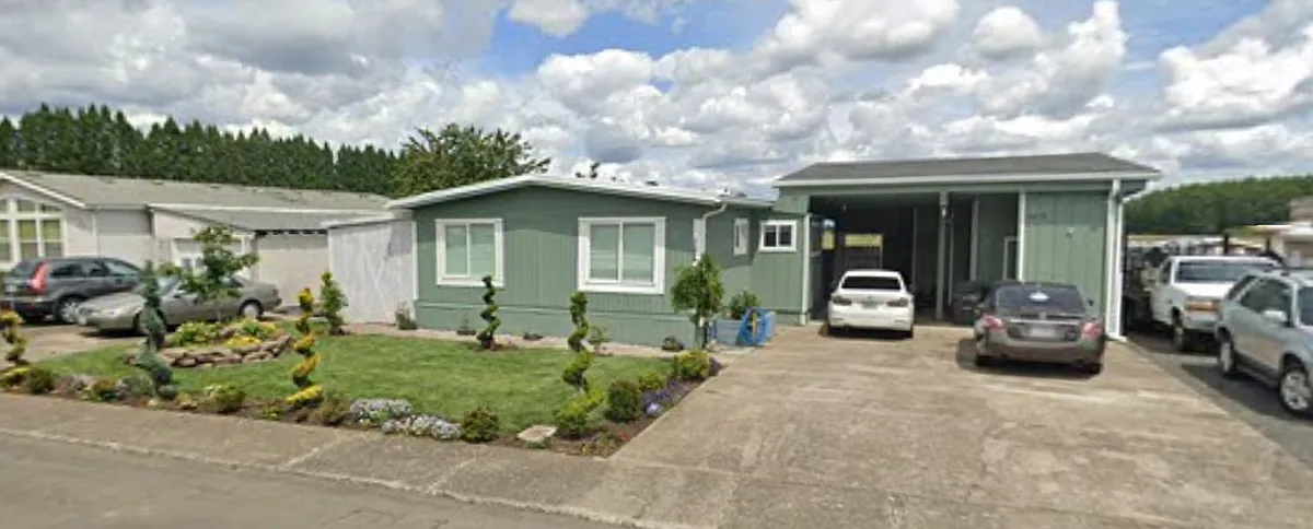 Building Photo - 11859 NE Chateau Dr