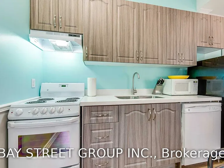 65 Gloucester St #2 — Photo 13