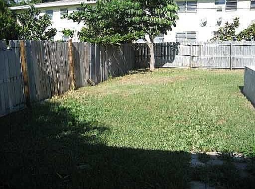 4th image of 411 NW 1st Ave