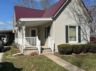 409 W 4th St, Golden, IL 62339