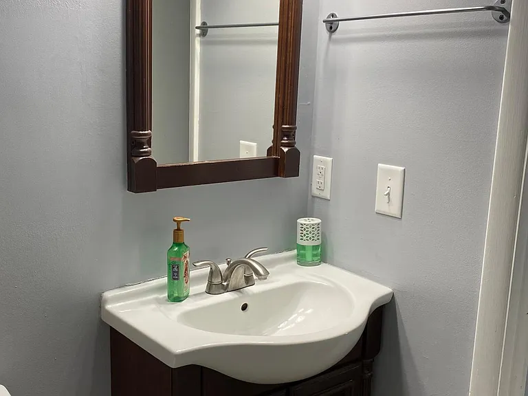 738 Holly Rd — Photo 8
