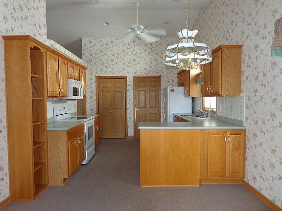 3rd image of 825 Villandry Dr