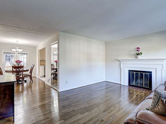 2nd image of 3025 Gumwood Dr