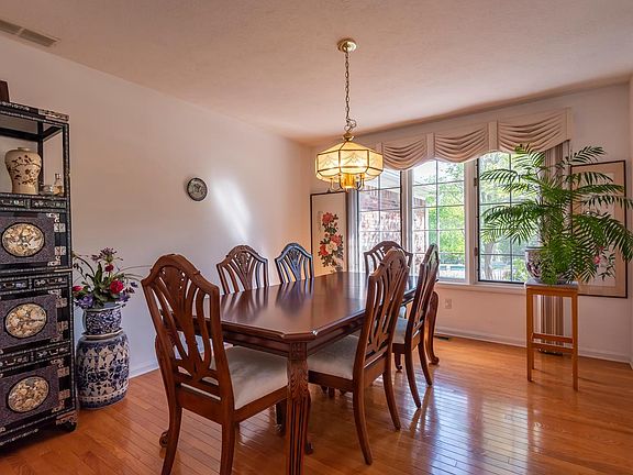 5th image of 2300 E Autumn Dr