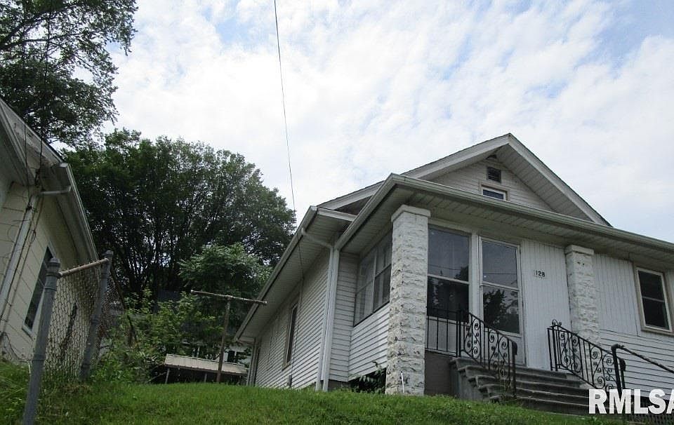 1st image of 1128 Grand Ave