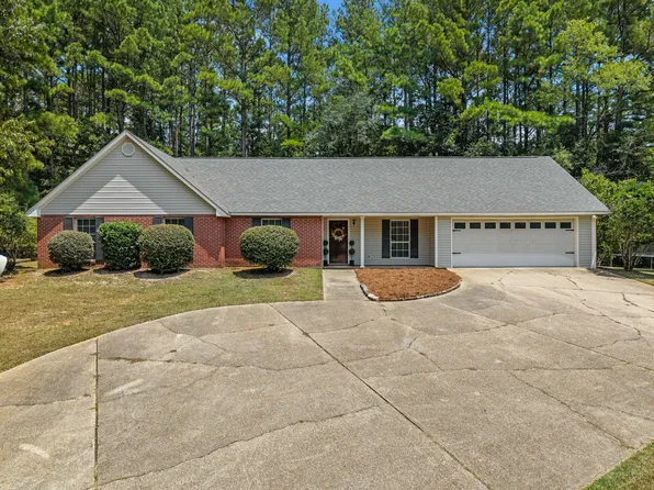 35 Bedford Forrest Ln, Hattiesburg, MS 39401