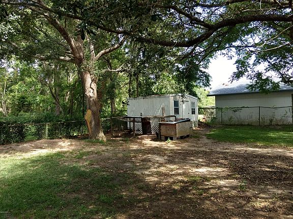 3rd image of 1082 White Ave