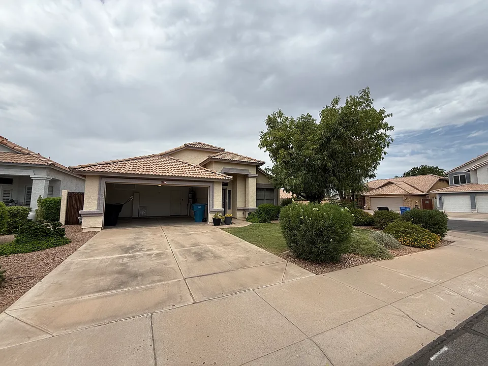 1225 S Corrine Dr