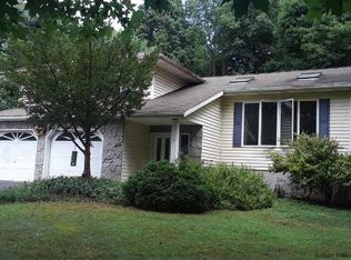 7 Ruby Meadows Rd, Lake Katrine, NY 12449