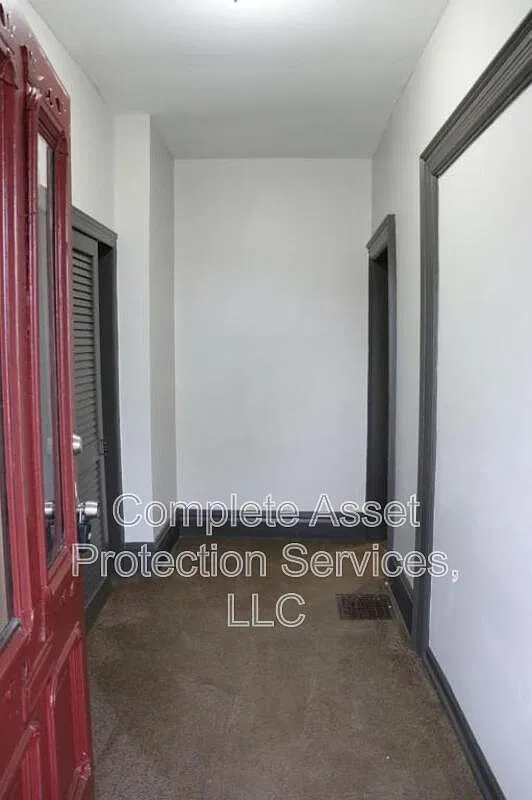 2 bed, 1.0 bath, 900 sqft, $950 — Photo 2