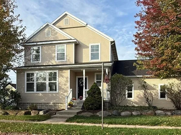 3725 Shearwater Ln, East Lansing, MI 48823